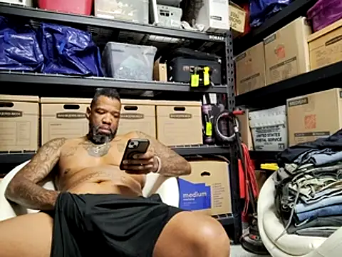 Snapshot of 3prettyboy3 chatting on 10/22/25, 10:37 3prettyboy3 online show from 10/22/25, 10:37