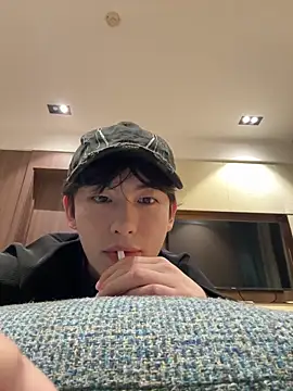 Snapshot of 1a1a1alll chatting on 10/26/25, 03:29 1a1a1alll online show from 10/26/25, 03:29