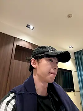 Snapshot of 1a1a1alll chatting on 10/28/25, 03:04 1a1a1alll online show from 10/28/25, 03:04