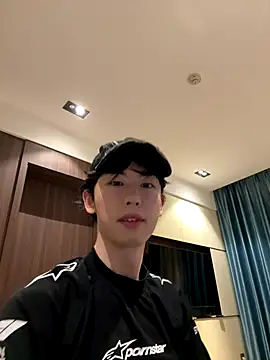 Snapshot of 1a1a1alll chatting on 11/04/25, 02:49 1a1a1alll online show from 11/04/25, 02:49