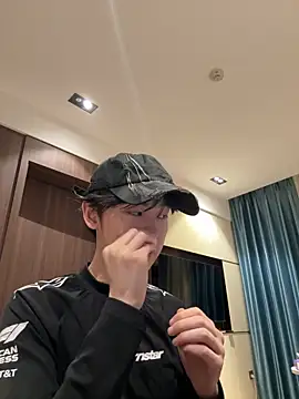 Snapshot of 1a1a1alll chatting on 11/05/25, 03:23 1a1a1alll online show from 11/05/25, 03:23