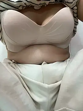 Milk Mom99 online show from 07/05/26, 06:53