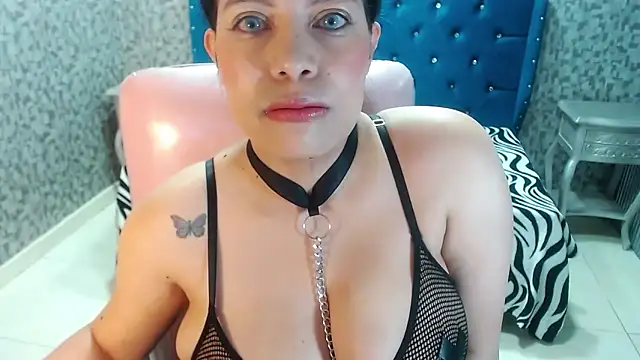 CurvyJulieth online show from 09/09/25, 06:24
