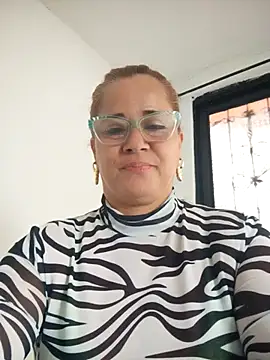 Snapshot of natally_ross21 chatting on 09/28/25, 12:43 natally ross21 online show from 09/28/25, 12:43