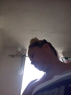 Snapshot of natally_ross21 chatting on 10/13/25, 11:32 natally ross21 online show from 10/13/25, 11:32