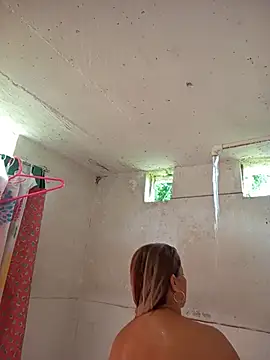 Snapshot of natally_ross21 chatting on 10/21/25, 04:19 natally ross21 online show from 10/21/25, 04:19