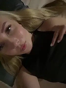 Snapshot of Aleksandrakis chatting on 09/13/25, 07:57 Aleksandrakis online show from 09/13/25, 07:57