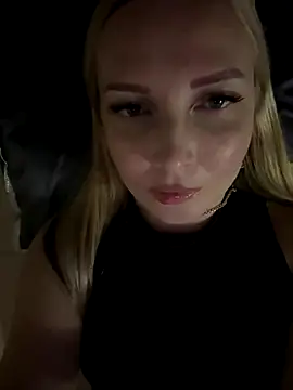 Snapshot of Aleksandrakis chatting on 09/21/25, 12:18 Aleksandrakis online show from 09/21/25, 12:18