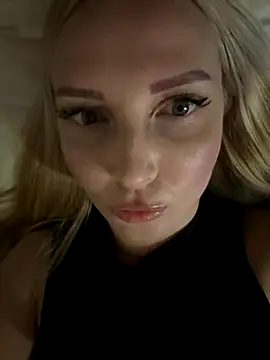 Snapshot of Aleksandrakis chatting on 09/27/25, 09:42 Aleksandrakis online show from 09/27/25, 09:42