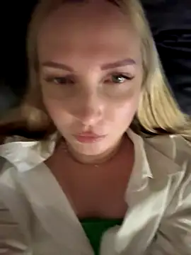 Snapshot of Aleksandrakis chatting on 10/10/25, 07:46 Aleksandrakis online show from 10/10/25, 07:46