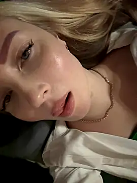 Snapshot of Aleksandrakis chatting on 10/11/25, 09:08 Aleksandrakis online show from 10/11/25, 09:08