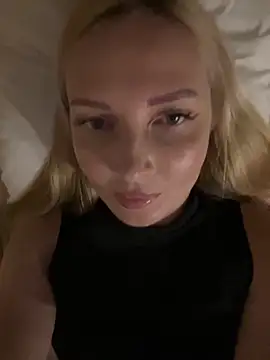 Snapshot of Aleksandrakis chatting on 10/14/25, 03:24 Aleksandrakis online show from 10/14/25, 03:24