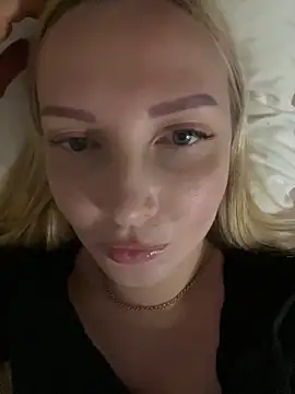 Snapshot of Aleksandrakis chatting on 10/16/25, 05:36 Aleksandrakis online show from 10/16/25, 05:36