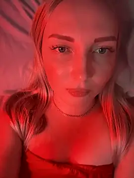 Snapshot of Aleksandrakis chatting on 10/19/25, 08:31 Aleksandrakis online show from 10/19/25, 08:31