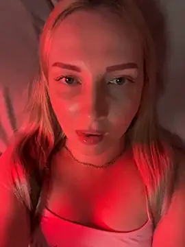 Snapshot of Aleksandrakis chatting on 10/20/25, 07:47 Aleksandrakis online show from 10/20/25, 07:47