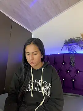 luna asss online show from 01/10/25, 12:47