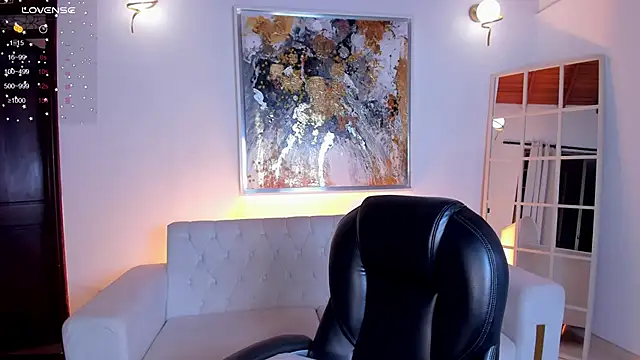 VictoriaMilan  online show from 02/08/25, 11:24