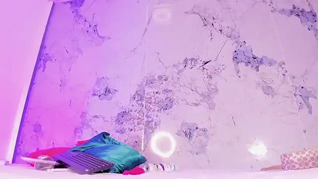 Snapshot of Kim_Baker1 chatting on 10/07/25, 08:17 Kim Baker1 online show from 10/07/25, 08:17