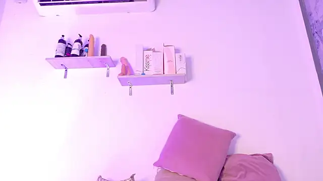 Snapshot of Kim_Baker1 chatting on 10/17/25, 08:55 Kim Baker1 online show from 10/17/25, 08:55