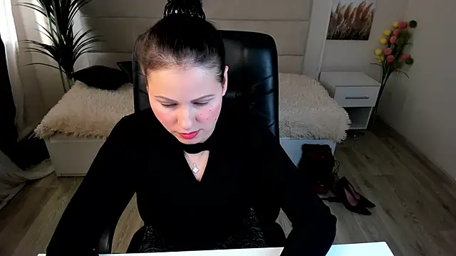 Snapshot of Dana__dom chatting on 02/18/25, 04:48 Dana dom online show from 02/18/25, 04:48