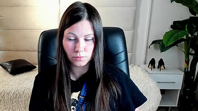 Snapshot of Dana__dom chatting on 10/24/25, 02:41 Dana dom online show from 10/24/25, 02:41