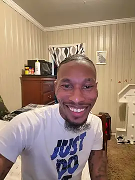 Snapshot of KingDerRico chatting on 04/15/26, 09:48 KingDerRico online show from 04/15/26, 09:48