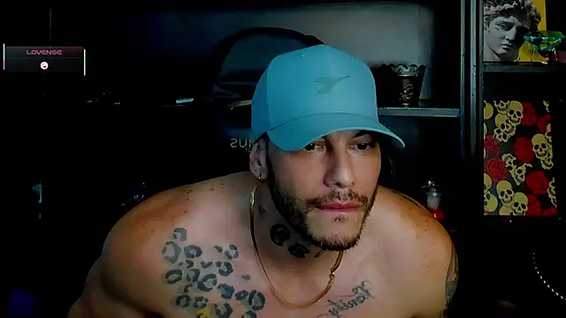 Snapshot of RickG_Oficial chatting on 11/21/25, 10:30 RickG Oficial online show from 11/21/25, 10:30