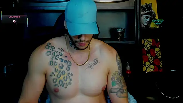 Snapshot of RickG_Oficial chatting on 11/29/25, 12:24 RickG Oficial online show from 11/29/25, 12:24