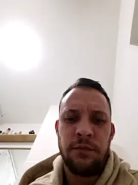 Snapshot of Chriso0007 chatting on 10/20/25, 01:28 Chriso0007 online show from 10/20/25, 01:28