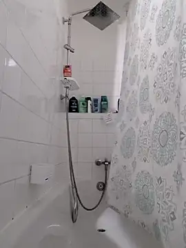 Snapshot of Chriso0007 chatting on 11/27/25, 10:17 Chriso0007 online show from 11/27/25, 10:17