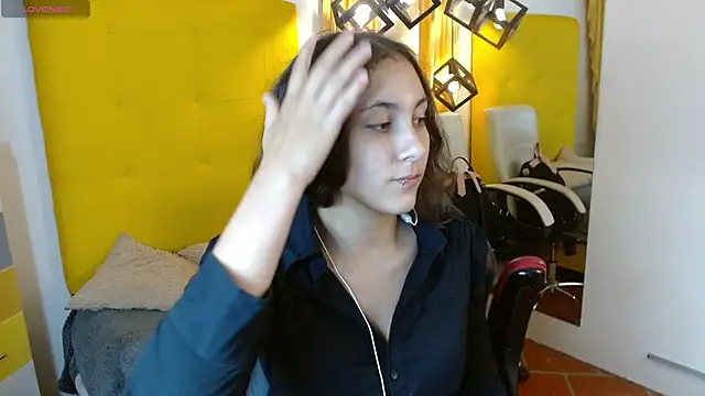 Snapshot of xlunna chatting on 12/13/25, 08:47 xlunna online show from 12/13/25, 08:47