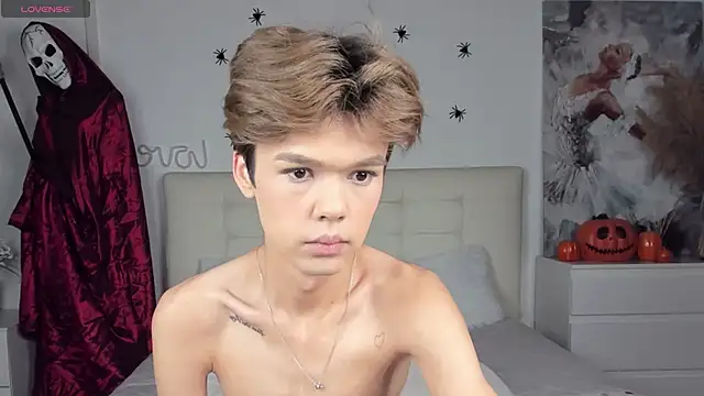 Snapshot of Felix_Rey chatting on 10/31/25, 10:55 Felix Rey online show from 10/31/25, 10:55