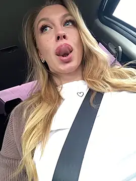 Sweet   Emily online show from 10/10/25, 01:10