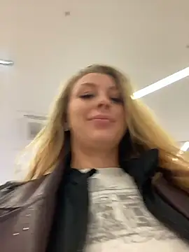 Sweet   Emily online show from 10/16/25, 01:45