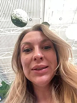 Sweet   Emily online show from 11/04/25, 11:42