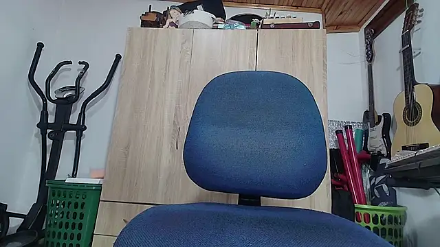 Snapshot of RustyGray chatting on 12/22/25, 11:57 RustyGray online show from 12/22/25, 11:57