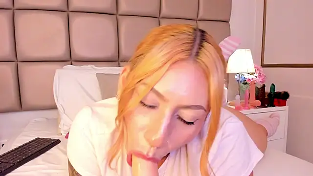 Emily robertss online show from 01/12/25, 01:11