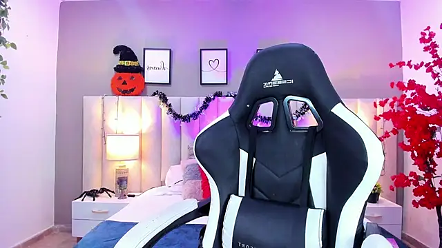 sara parker069 online show from 10/28/25, 01:14