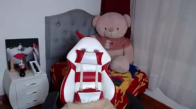 evangelineblossom03 online show from 03/19/25, 06:12
