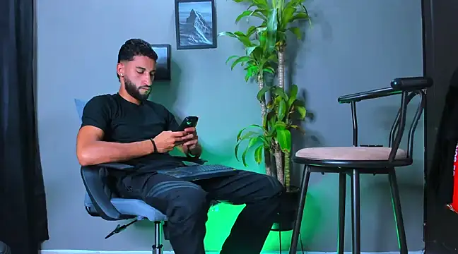 Damian 022 online show from 02/25/25, 12:34