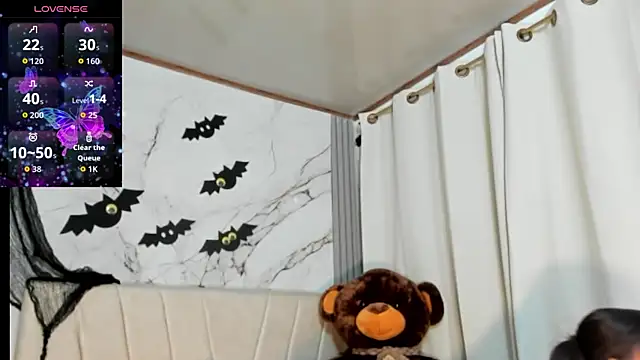 Snapshot of angeli_sexi chatting on 10/29/25, 12:57 angeli sexi online show from 10/29/25, 12:57