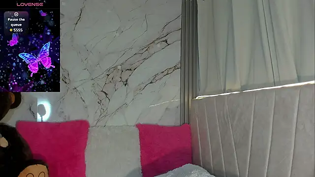 Snapshot of angeli_sexi chatting on 11/07/25, 12:43 angeli sexi online show from 11/07/25, 12:43