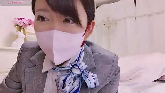 Snapshot of maii- chatting on 03/20/26, 01:49 maii- online show from 03/20/26, 01:49