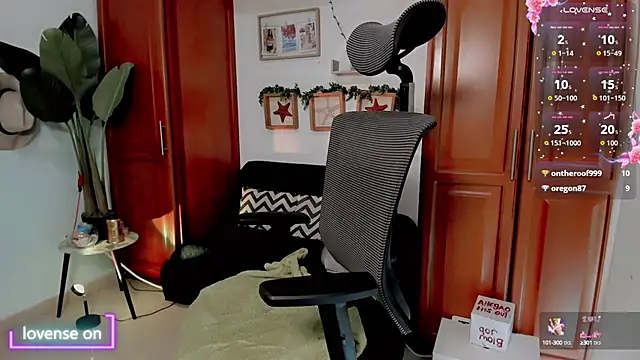 doris cruz online show from 10/15/25, 03:23