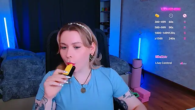 Snapshot of Blueberry-baby chatting on 12/01/24, 11:47 Blueberry-baby online show from 12/01/24, 11:47