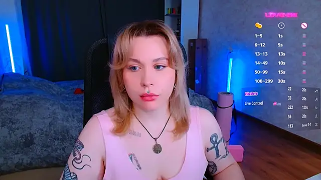 Snapshot of Blueberry-baby chatting on 12/02/24, 11:07 Blueberry-baby online show from 12/02/24, 11:07