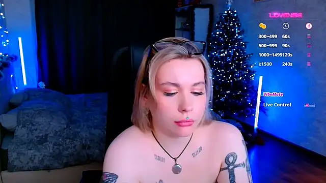 Snapshot of Blueberry-baby chatting on 01/12/25, 06:38 Blueberry-baby online show from 01/12/25, 06:38