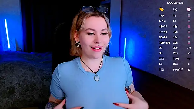 Snapshot of Blueberry-baby chatting on 02/11/25, 05:47 Blueberry-baby online show from 02/11/25, 05:47