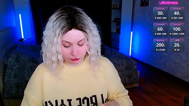 Snapshot of Blueberry-baby chatting on 11/24/25, 05:23 Blueberry-baby online show from 11/24/25, 05:23