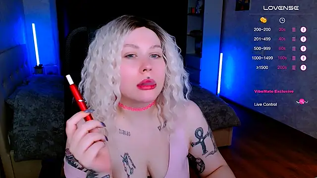 Snapshot of Blueberry-baby chatting on 12/13/25, 07:53 Blueberry-baby online show from 12/13/25, 07:53